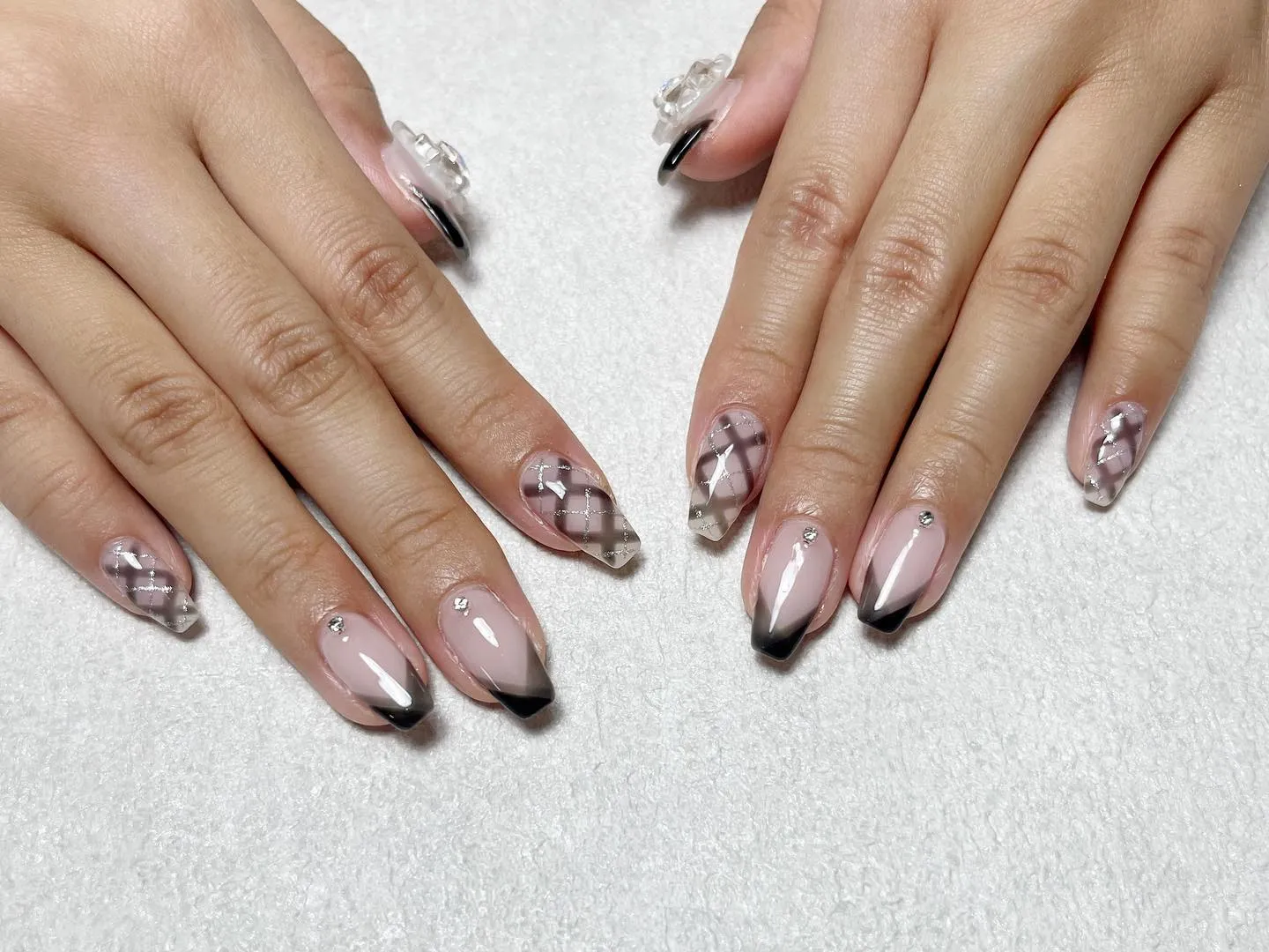 今年も大人気！チェック柄ネイル💅