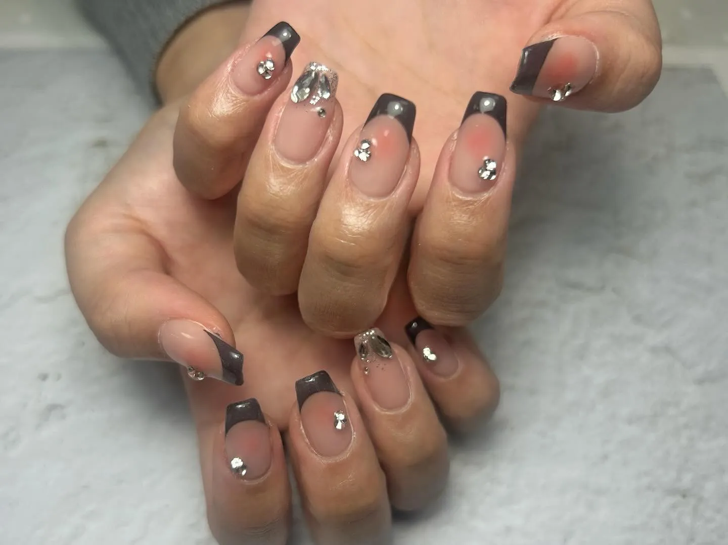 黒フレンチ🖤チーク💗